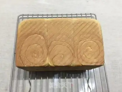 Make The cream and gold pillow tore toast step 15