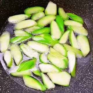 Make Sprinkled egg soup step 3