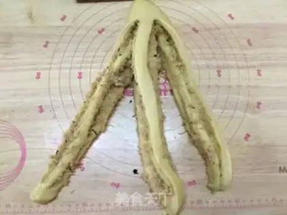 Make Onion pine toast step 12