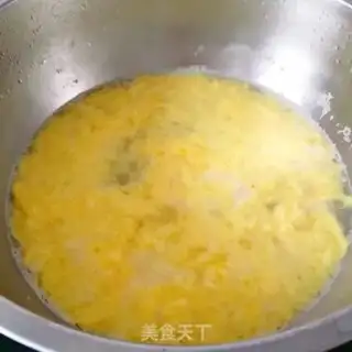 Make Scrambled eggs step 3