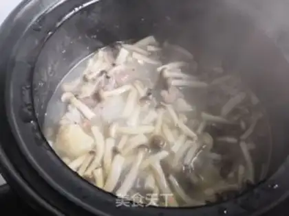 Make Crab-flavored cowtail soup step 7