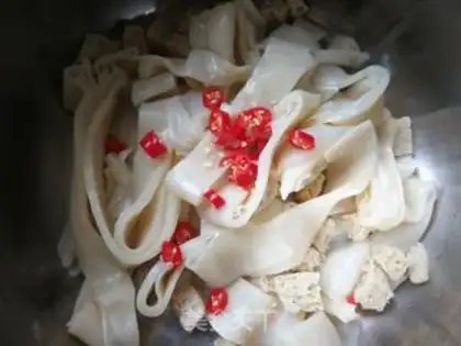 Make Sour sauce, fat noodle step 7