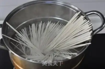 Make Sour sauce, fat noodle step 9