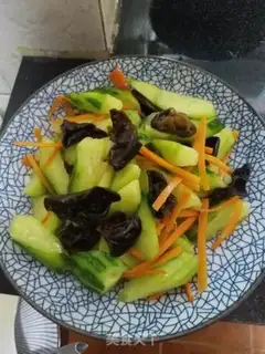 Make The cucumbers make black wood step 4