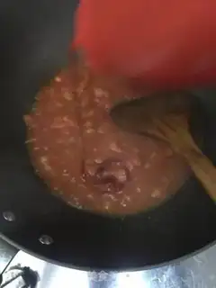Make Seafood tomato pasta step 8