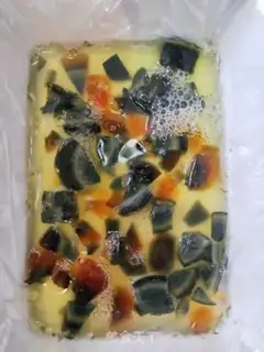Make Three-coloured eggs step 3