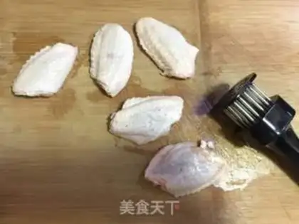 Make Honey, garlic chicken wings step 1