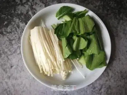 Make The golden fungus weeds are cooked for noodles step 1