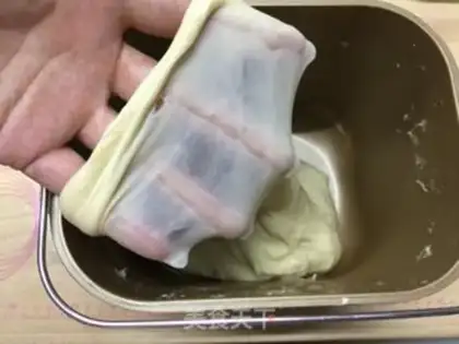 Make A thousand layers of coconut bread step 4