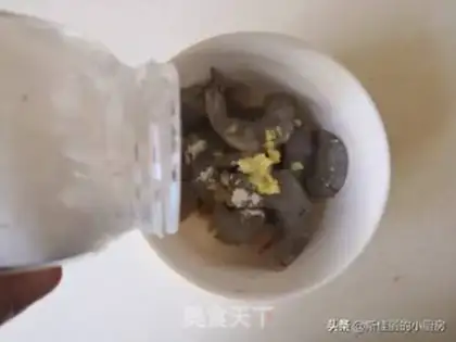 Make Shrimp eggs step 1
