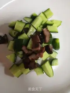 Make Fruit beef salad step 1