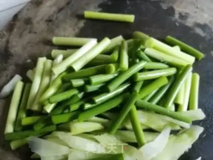 Make Garlic fried meat step 1