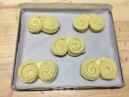 Make A thousand layers of coconut bread step 15