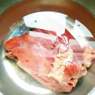 Make Twin peppers, pork liver step 1