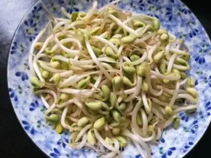 Make Powdered with golden mushrooms and beans step 0