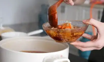Make Peach gel, silver-eared sweet soup step 4