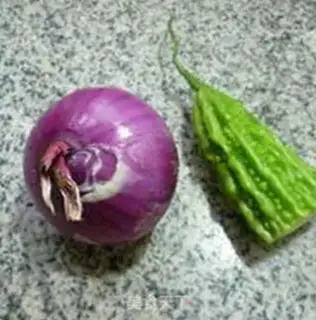 Make Suffering pig tongues onions step 0