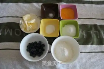 Make Blueberry Madeleine step 0
