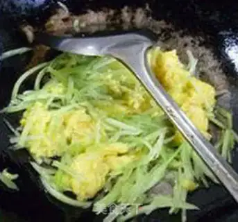 Make Scrambled pigeon eggs step 5