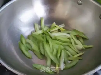 Make The raspberry celery step 4