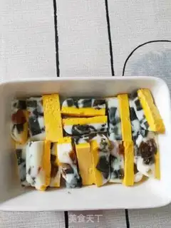 Make Three-coloured eggs step 1