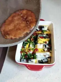 Make Three-coloured eggs step 4