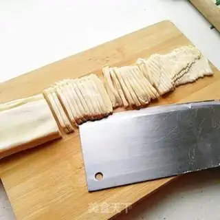 Make Hands on egg noodles step 7
