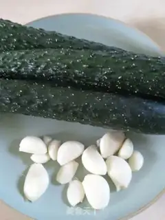 Make Smash the cucumber step 0
