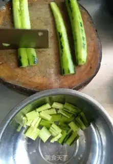 Make Smash the cucumber step 1