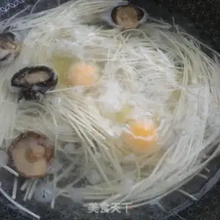 Make An empty egg step 3