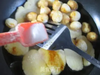 Make Tiger-skinned quail egg roasting chicken step 7