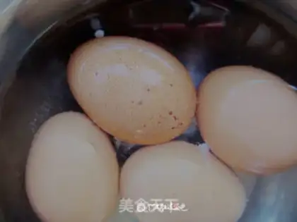 Make A beer-tied egg step 1