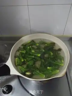 Make Old sprouts, fried meat step 1