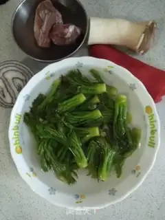 Make Old sprouts, fried meat step 2