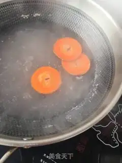 Make Onion oil, squid legs step 5