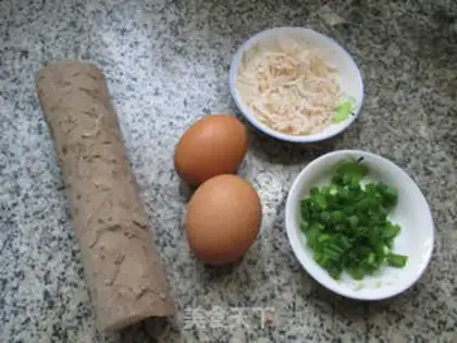 Make Shrimp-skin eggs fried mountain medicine step 0
