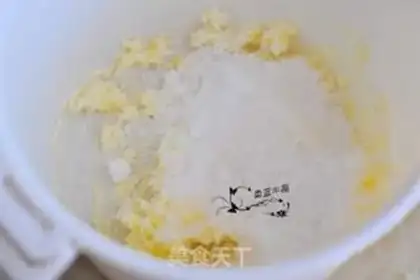 Make Pineapple cake step 2