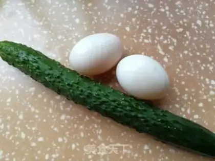 Make cucumber fried eggs step 0