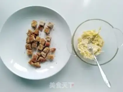 Make A greasy chicken pie step 1