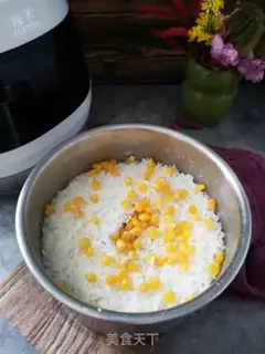 Make A rice roll for shrimp step 2