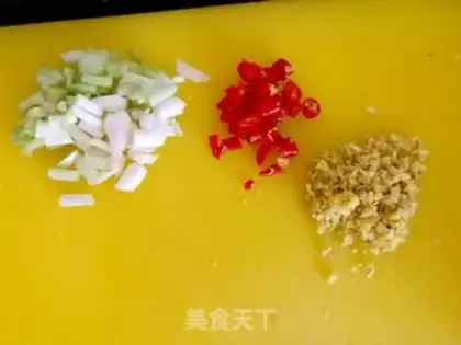Make Garlic fan lobster step 1