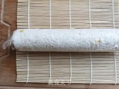 Make A rice roll for shrimp step 7