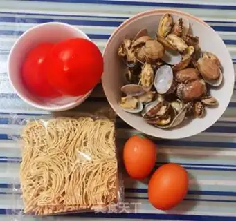 Make Tomato egg noodles step 0