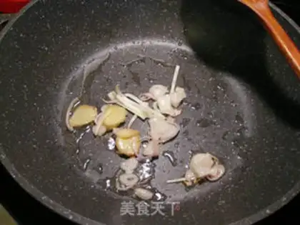 Make Five flowers with garlic step 1