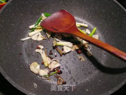 Make Five flowers with garlic step 3