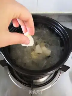 Make Pear silver ear soup step 4