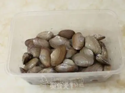 Make Garlic blossoms and roasted golden mushrooms step 1