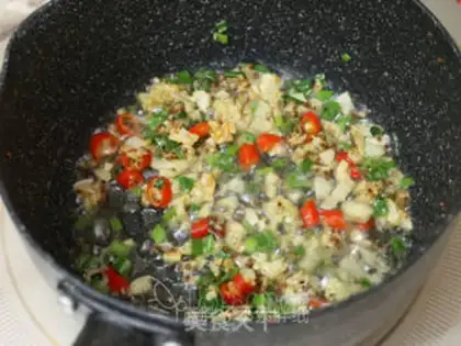 Make Garlic blossoms and roasted golden mushrooms step 4