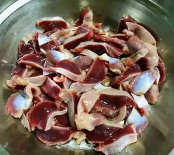 Make Garlic spicy chicken and chicken step 1