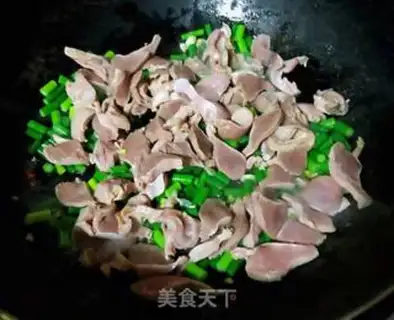 Make Garlic spicy chicken and chicken step 6